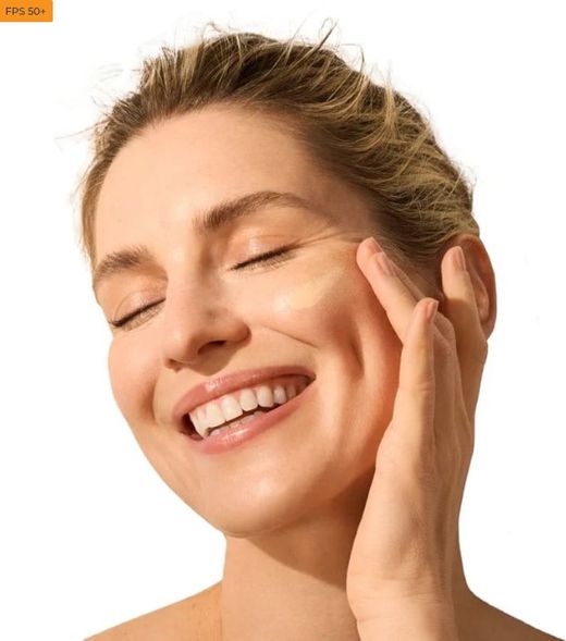 Eucerin Sun Hydro Protect SPF50 Color Claro 50 ML