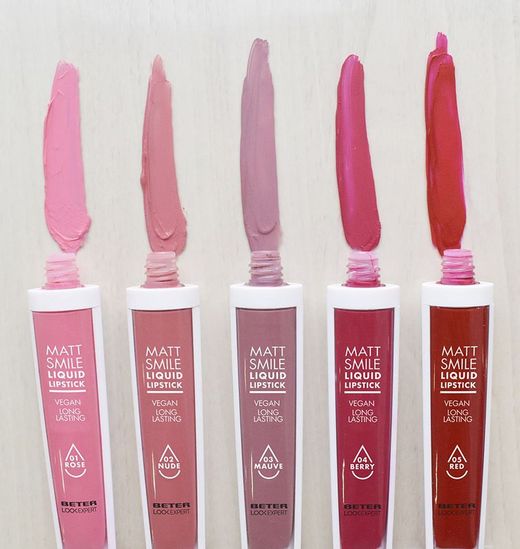 Liquid lipstick Matt Smile Look Expert 05 Red Beter